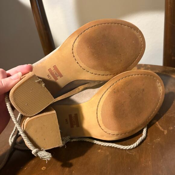 Toms Elba Desert Womens Sz 7 Beige Taupe Peep Toe Chunky Block Heel Sandals - Picture 2 of 5